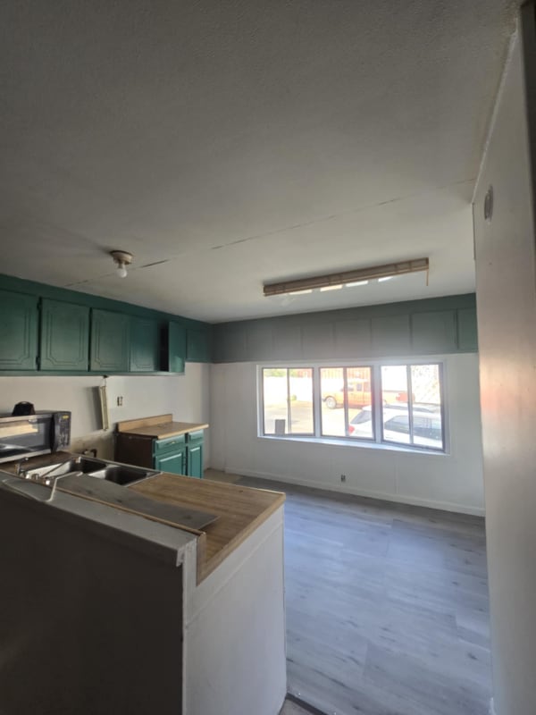 Building Photo - 10 9th Ave