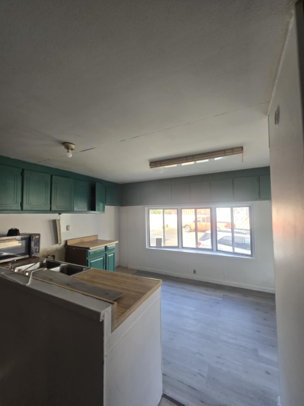Building Photo - 10 9th Ave
