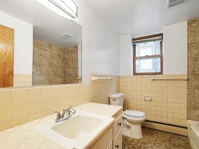 Building Photo - 508 Ridgewood Ave