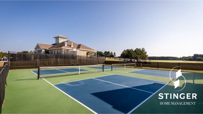 Building Photo - 585 Dreher Dr