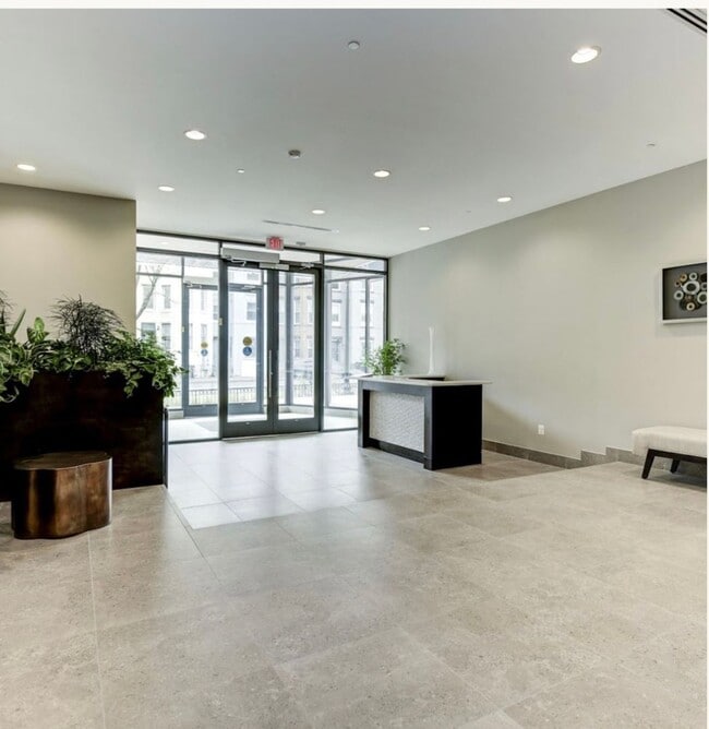 Building Photo - 2 Bedroom 2 Bathroom Modern Condo at The Lexicon, NoMa Neighborhood, Modern Appliances, Covered P...