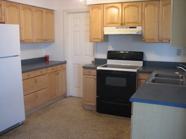 Building Photo - 6 MONTH RENTAL - 2 Bedroom / 1 Bath Private Family Home on Stock Island