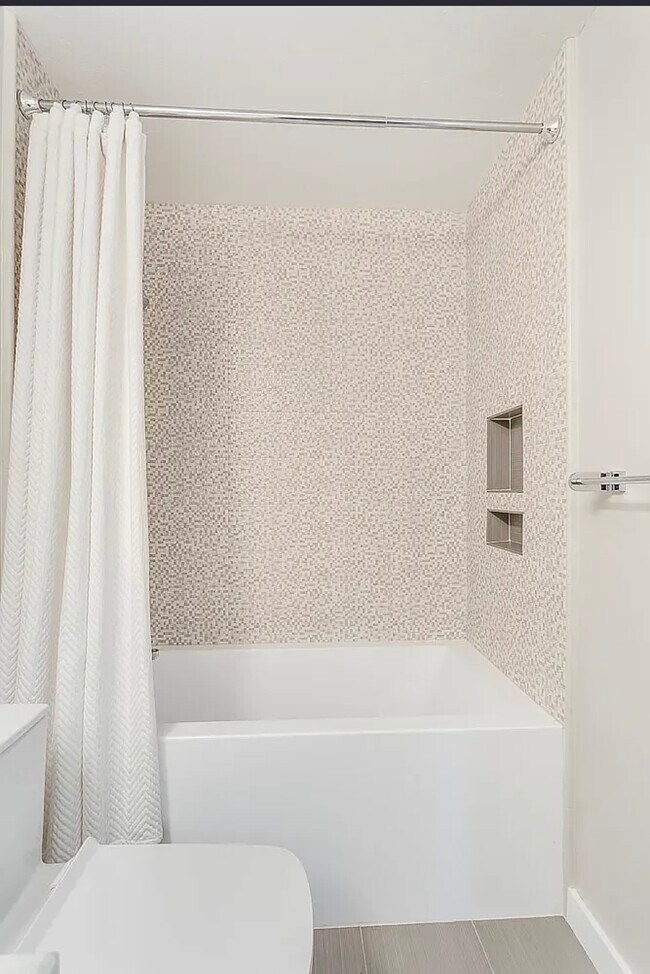 Building Photo - 13625 Admiral Ct