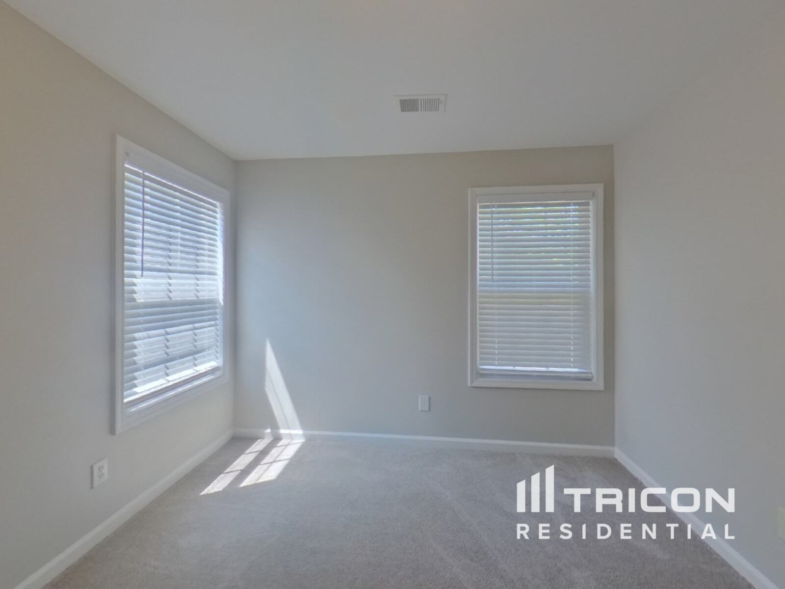 Building Photo - 944 Maple Leaf Dr