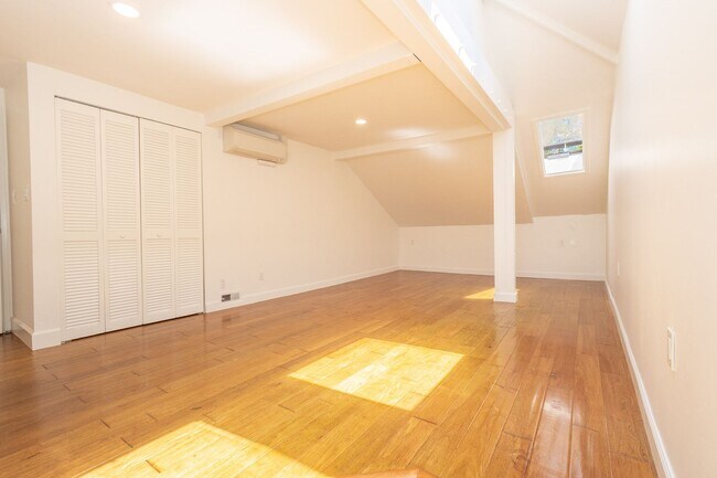 Building Photo - Iconic A-Frame Encinitas 4 Bed + Studio Sp...