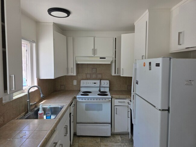 Building Photo - Discover 3528-3538 Agate in Santa Clara Open House Sunday August 2nd from 12noon-3pm