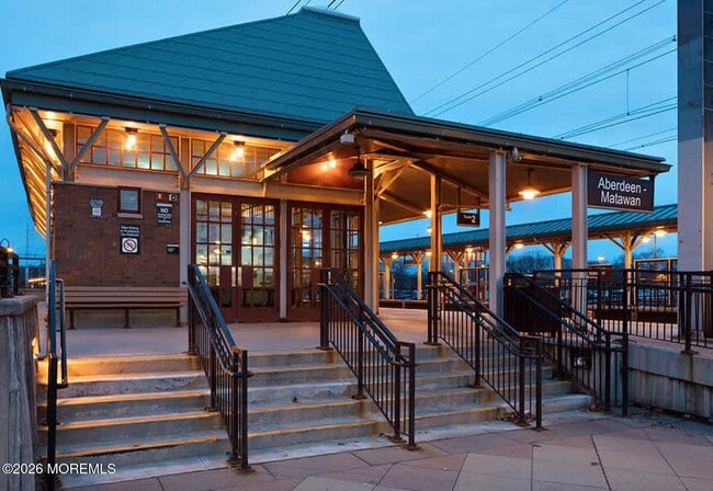 Building Photo - 10 Johnson Ave