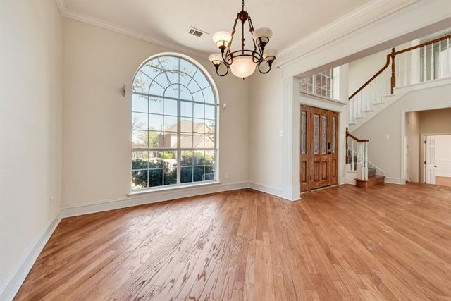 Building Photo - 608 Hawthorn Cir