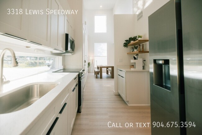 Building Photo - 3318 Lewis Speedway