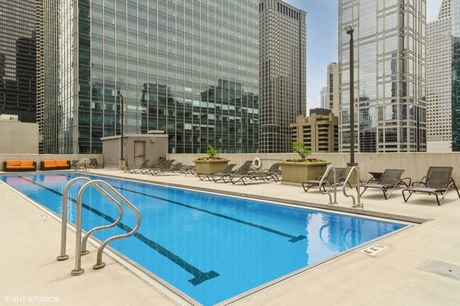 Building Photo - 345 N LaSalle St