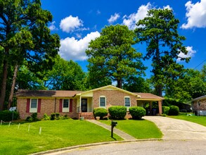 Building Photo - 2105 Hobson Ct