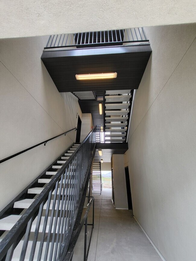 Building Photo - 3325 W 1830 N
