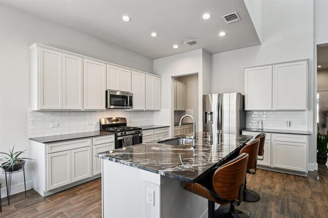 Building Photo - 11212 Charger Wy