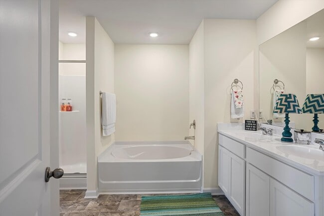 Building Photo - 4140 Bentwood Cove Dr