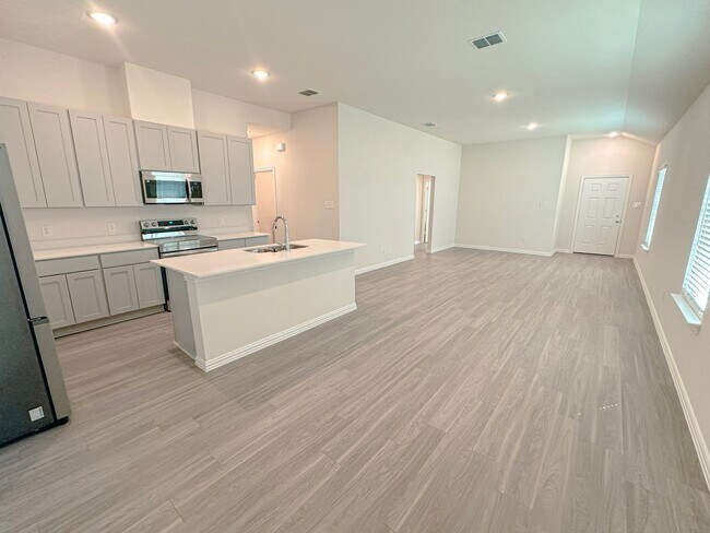 Building Photo - *NEW CONSTRUCTION* 3-Bedroom 2-Bathroom House In Lorena!