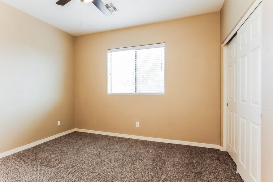 Building Photo - 4261 N 157th Ave