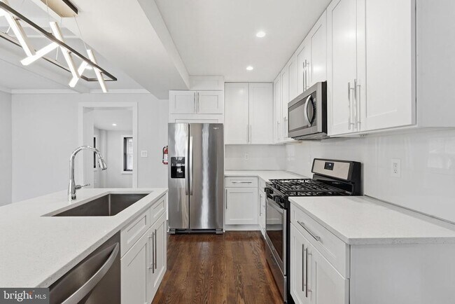 Building Photo - 1204 Trenton Pl SE