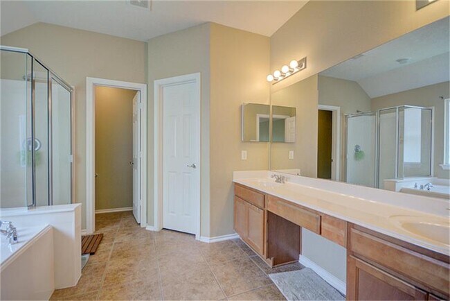 Building Photo - 174 E Spindle Tree Cir