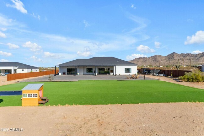 Building Photo - 35150 N Bell Rd