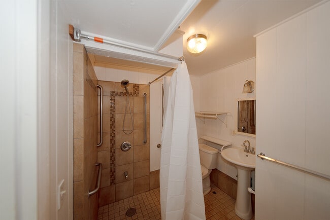 Building Photo - 99-060 Nalopaka Pl