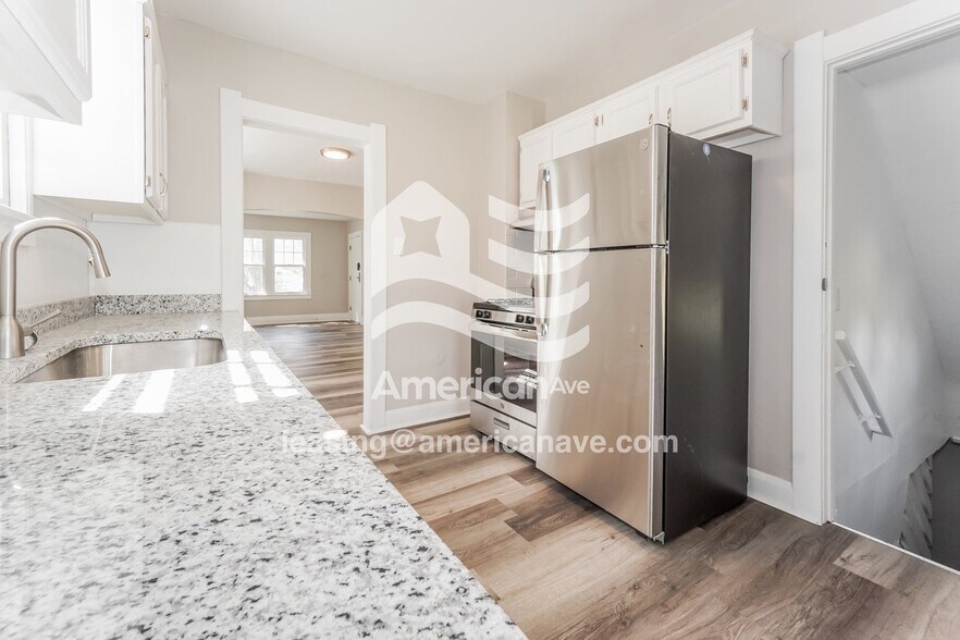 Building Photo - 1930 Loxley Rd