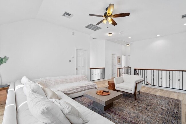 Building Photo - 10313 Big Thicket Dr