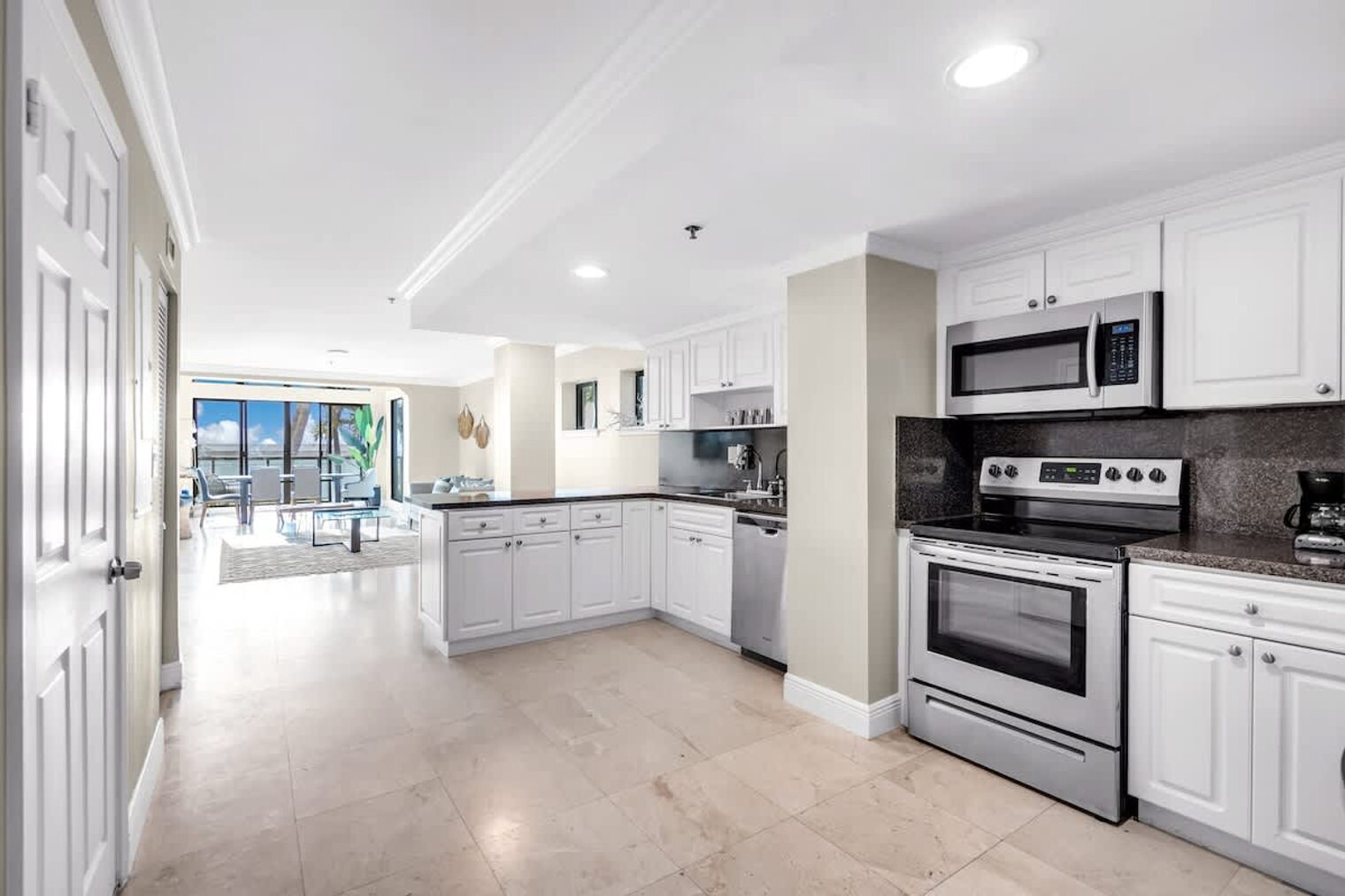 Building Photo - 6345 Collins Ave