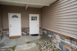 Building Photo - 439 Parkview Ct