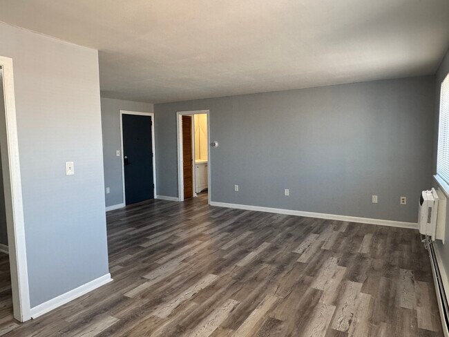 Dining area corner - 109 S Main St