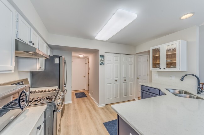 Building Photo - 1108 Wickfield Ct