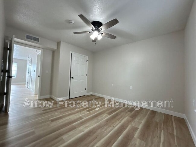 Building Photo - 1015 14th St