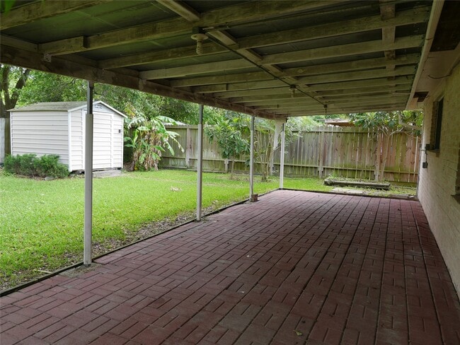 Building Photo - 13542 Fernhill Dr