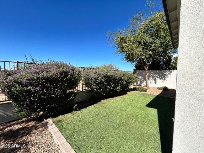 Building Photo - 18512 N 65th Pl