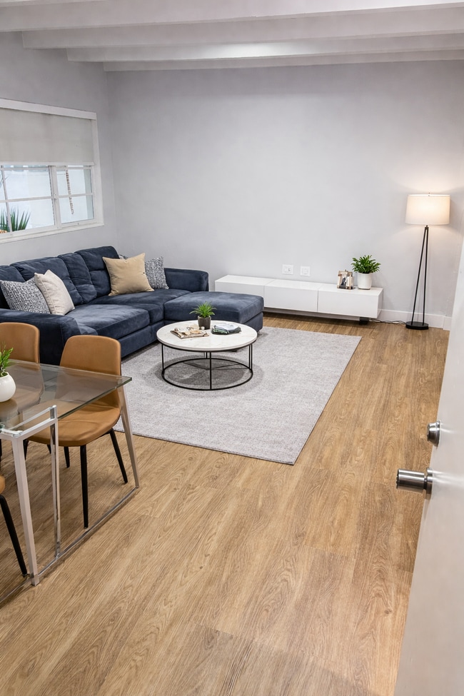 Building Photo - 3915 N Meridian Ave