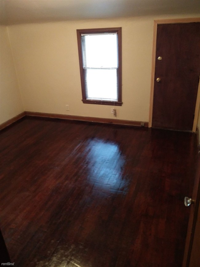 Building Photo - 2 br, 1 bath House - 3704 W Vienna Ave 370...