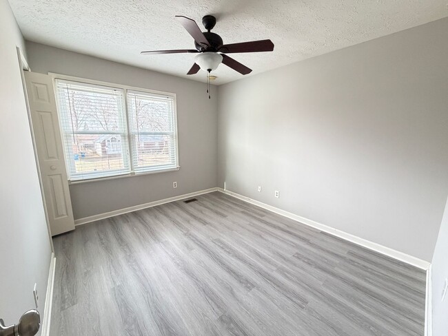 Building Photo - Prime location for a perfect 3 bed and 1.5 bath home!