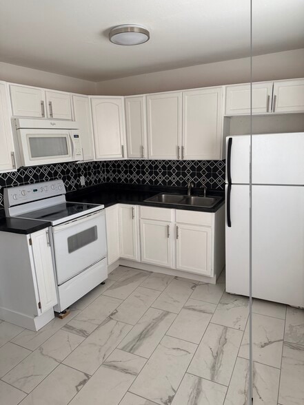 Building Photo - 1910 10th St