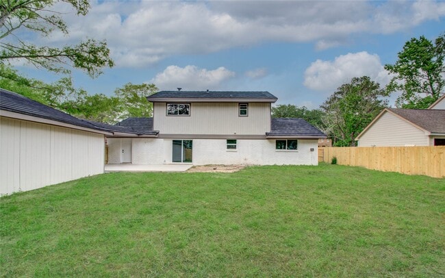 Building Photo - 550 Roanoke Dr