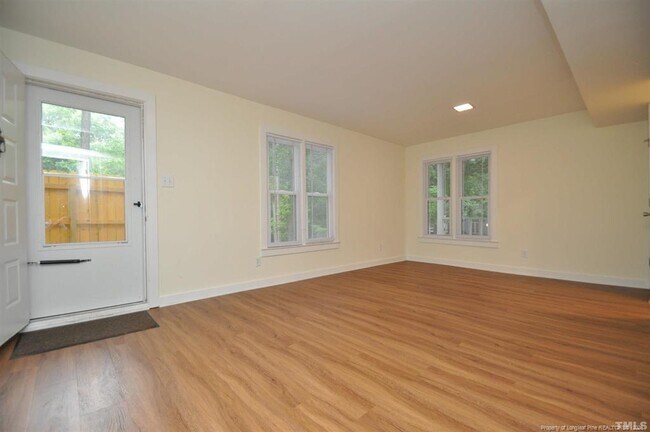 Building Photo - 100 Carmichael Ct