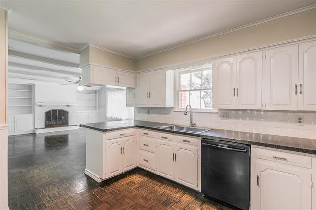 Building Photo - 3215 Spanish Oak Dr