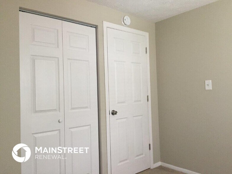 Building Photo - 1419 Mutz Dr