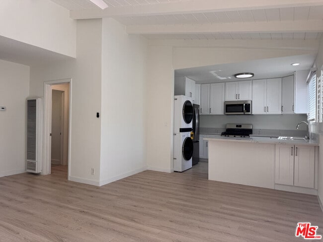 Building Photo - 12001 Sylvester St