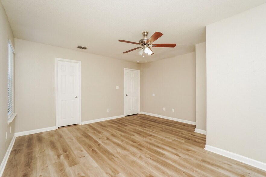 Building Photo - 5726 Sandy Canyon