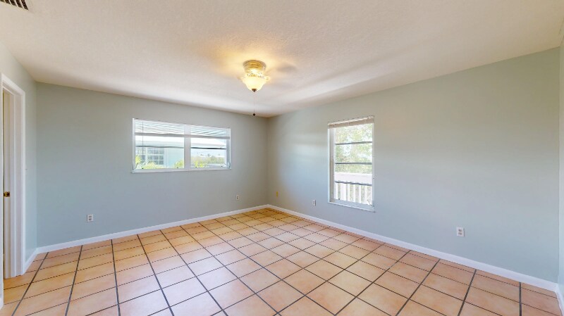 Building Photo - 133 W Cahill Ct