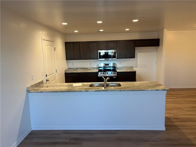 Building Photo - 901 E Berk Ave