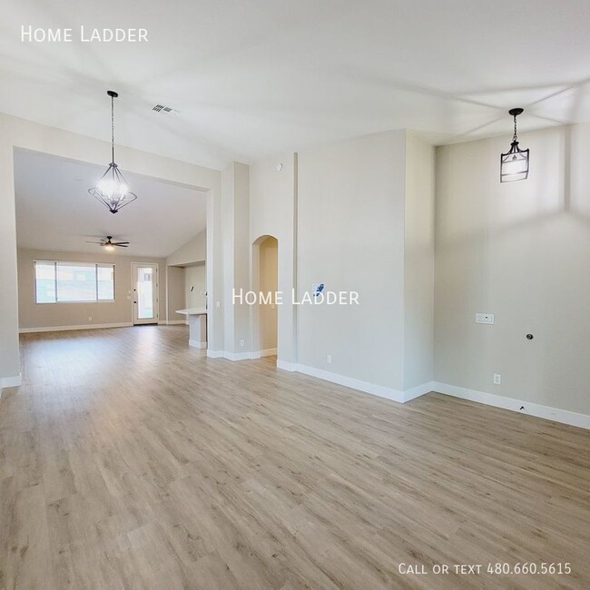 Building Photo - 14456 W Boca Raton Rd