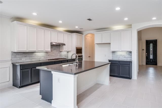 Building Photo - 1221 Dakota St