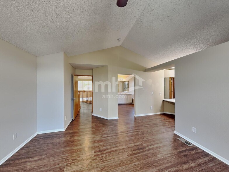 Building Photo - 19065 E Chenango Cir