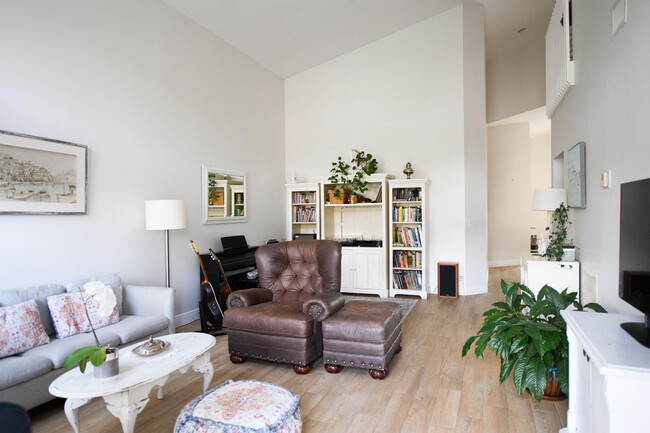 Building Photo - 3693 Miramontes Cir