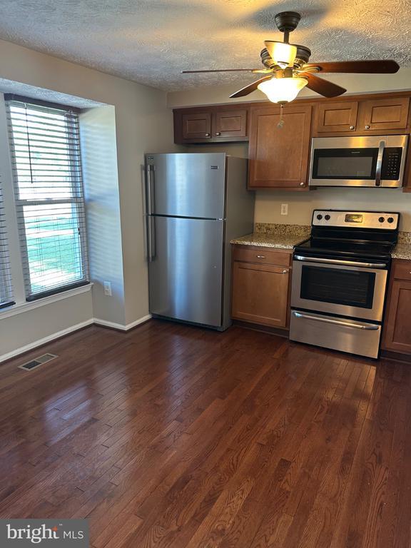 Building Photo - 15411 Norwalk Ct